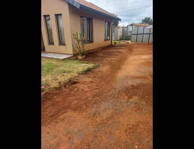 2 BEDROOM HOUSE FOR SALE IN PROTEA GLEN EXT